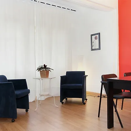 Red Glow Apartment Barcelona